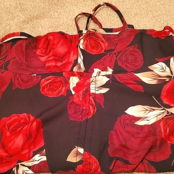 FLORAL MINI SKIRT RUCHED RUFFLE HEM SIDE TIE RED BLACK ROSE PRINT SMALL SHEIN - Picture 4 of 8
